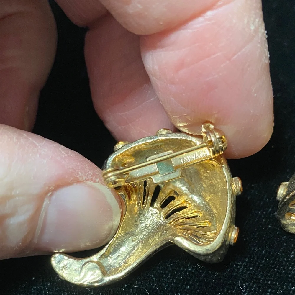 Taiwan marked vintage pair of gold tone Mushroom Brooches